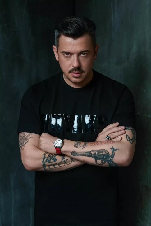 Время удивлять: Денис Симачев объединился с заводом "Ракета" для создания дизайнерских часов