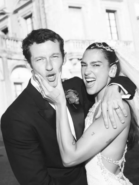 Платье Chanel и шестиметровая фата: Дуа Липа поделилась официальными снимками со свадьбы в Сицилии