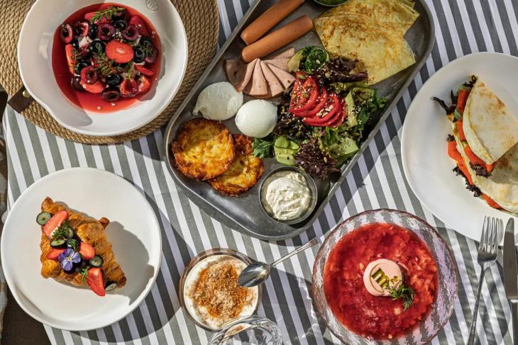 Фестиваль BreakFest в Москве: крабовая вафля, яйцо по-шотландски и большой сырник с черничной сгущенкой Фестиваль BreakFest в Москве: крабовая вафля, яйцо по-шотландски и большой сырник с черничной сгущенкой
